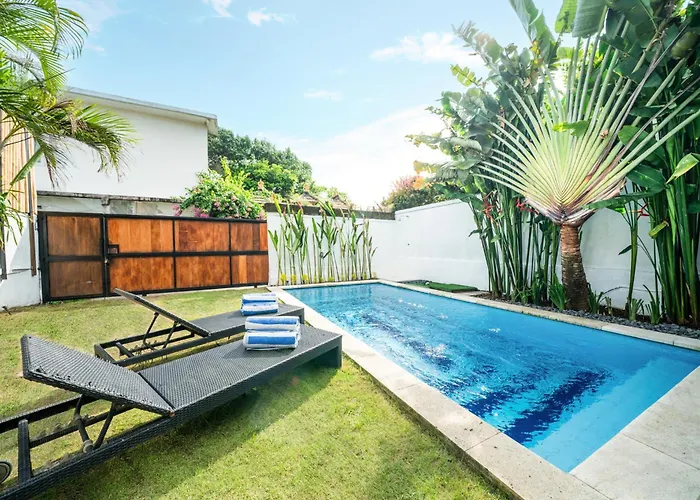 *villa Sari*closed Livingroom*near Beach*canggu* Villa *
